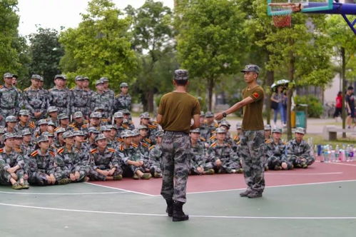 大学军训游戏,寓教于乐，增强团队凝聚力